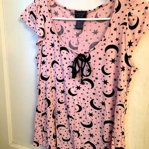 HOT TOPIC- midnight hour Celestial tee